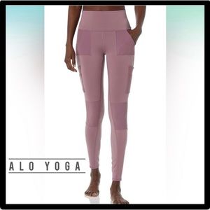 Alo Yoga High Waisted Cargo Leggings - Small